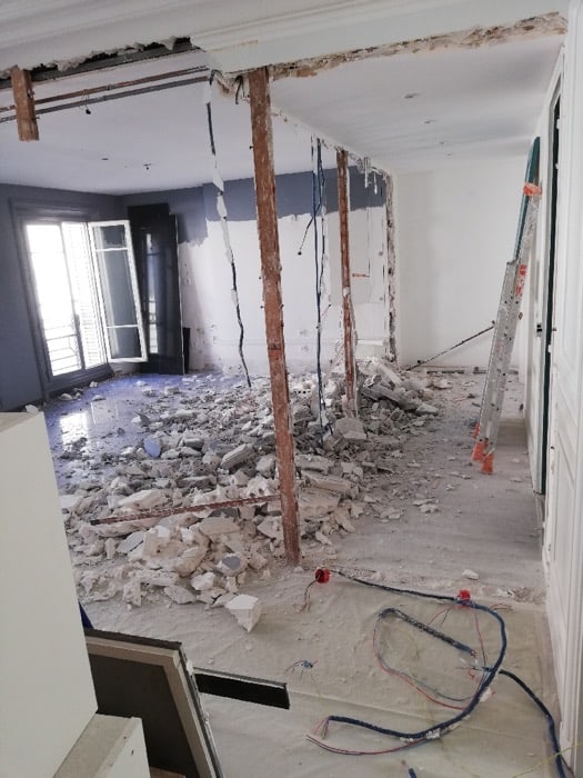 https://www.gallop-renovation.com/wp-content/uploads/2019/02/de%CC%81molition-appartement-Paris.jpg